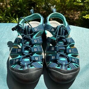 KEEN WATERPROOF SANDALS